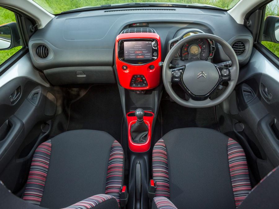  Citroen C1 Airscape 5-Door 2014 года  (UK) (фото 5 из 14)